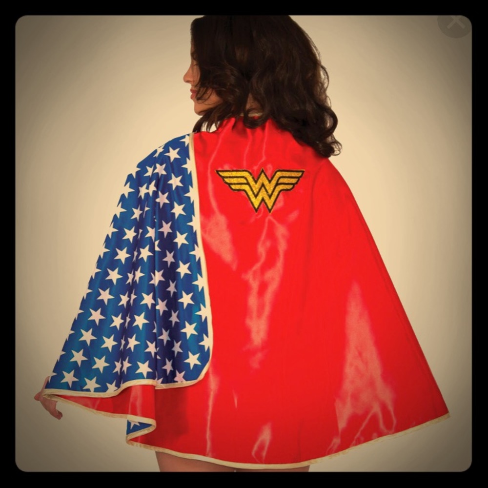 Deluxe Classic Superhero Wonder Woman Cape